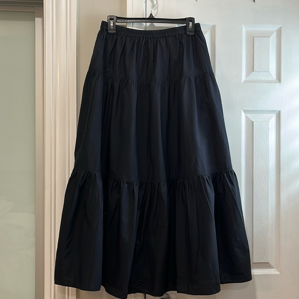 Sunday’s Best Martine Poplin Skirt - Black
Tiered poplin maxi skirt